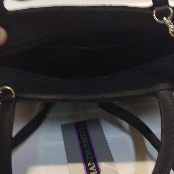 CONSIGNMENT! NWOT Amanda Smith Black Flower Patterned Cross Body Bag! - Picture 10 of 15